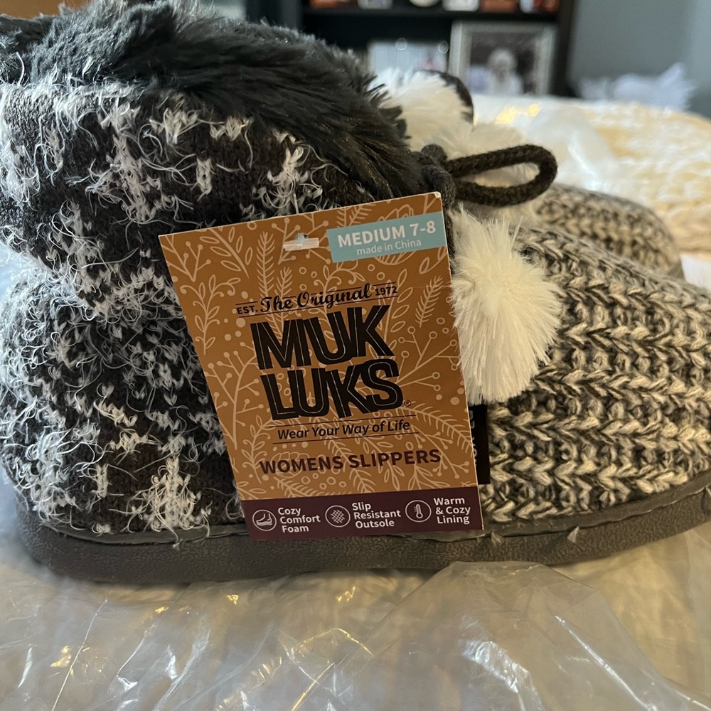 MUK LUKS SLIPPERS. NWT - Picture 5 of 11